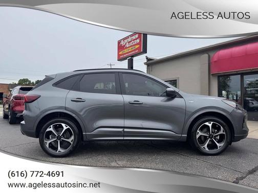 Carbonized Gray Metallic 2023 Ford Escape ST-Line Elite