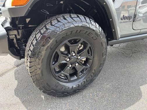 Sting Gray 2022 Jeep Gladiator Willys