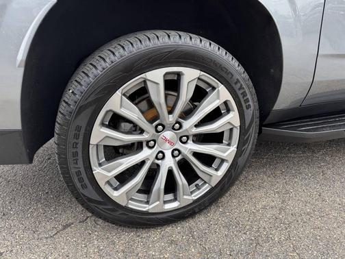 2022 GMC Yukon XL SLE