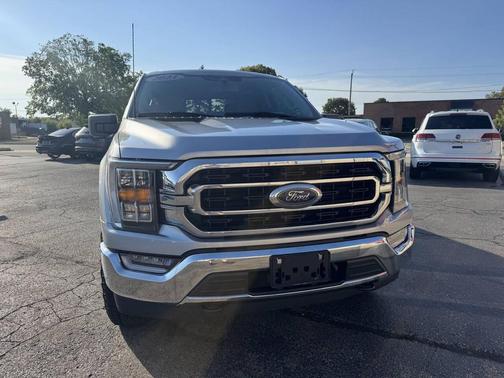 Iconic Silver Metallic 2023 Ford F-150 XLT