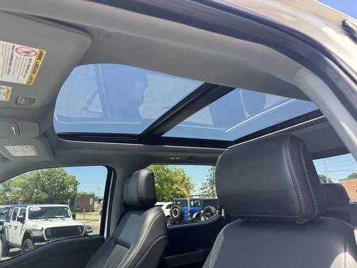 Star White Metallic Tri-Coat 2023 Ford F-250 Lariat