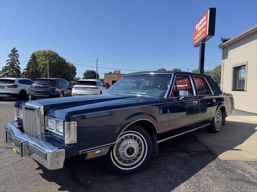 1985 Lincoln Town Car Base 4dr Sedan