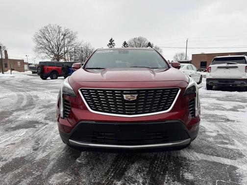 2023 Cadillac XT4 Premium Luxury