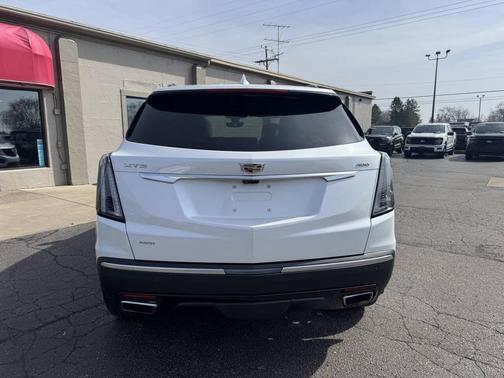 2023 Cadillac XT5 Sport