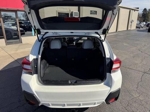 Crystal White Pearl 2018 Subaru Crosstrek 2.0i Limited