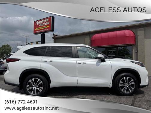 2023 Toyota Highlander XLE
