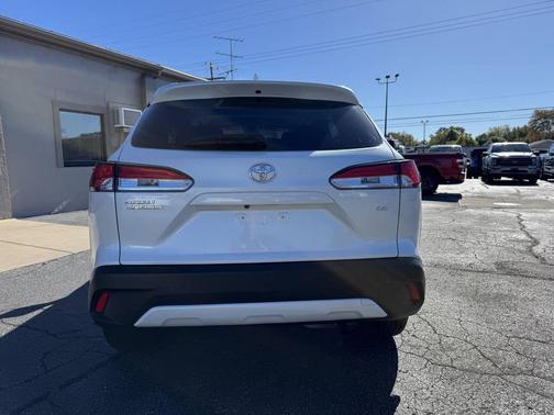 2022 Toyota Corolla Cross LE