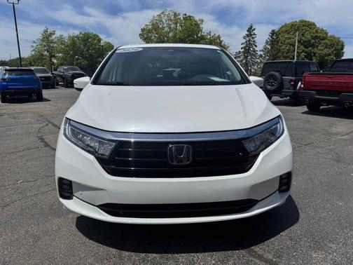 Platinum White Pearl 2024 Honda Odyssey Touring