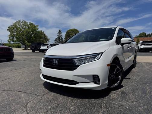 Platinum White Pearl 2024 Honda Odyssey Touring