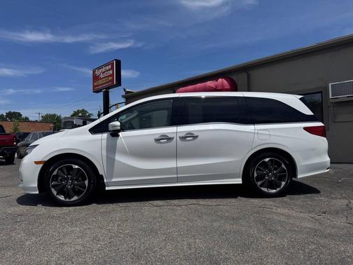 Platinum White Pearl 2024 Honda Odyssey Touring