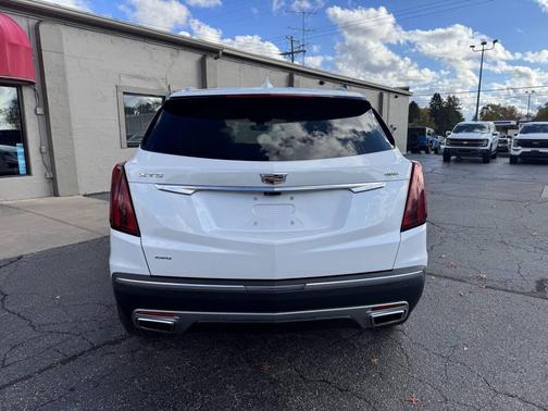 2022 Cadillac XT5 Premium Luxury