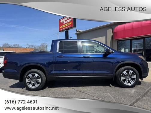 Obsidian Blue Pearl 2019 Honda Ridgeline RTL