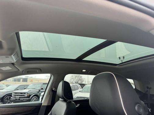 2025 Volkswagen Atlas 2.0T SEL Premium R-Line 4MOTION