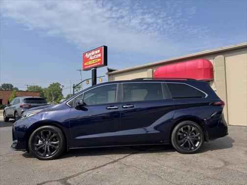 2024 Toyota Sienna XSE 7 Passenger