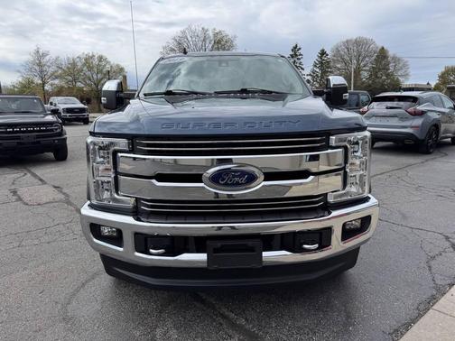 Blue Jeans Metallic 2019 Ford F-250 Lariat
