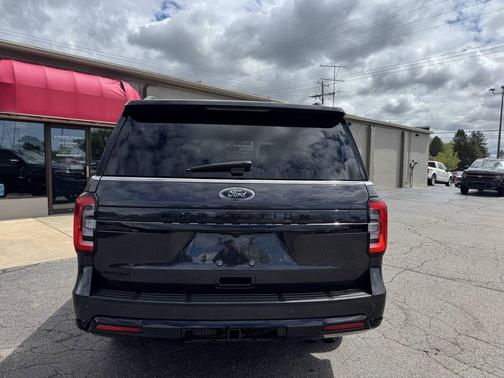 Dark Matter Metallic 2022 Ford Expedition Limited