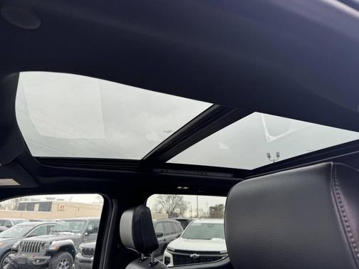 Carbonized Gray 2025 Ford F-150 Lariat