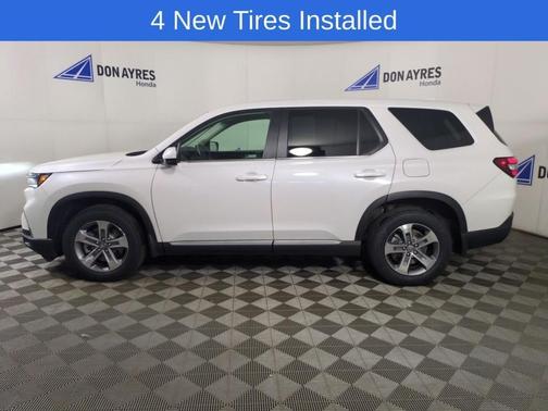 Platinum White 2023 Honda Pilot EX-L 7-Passenger