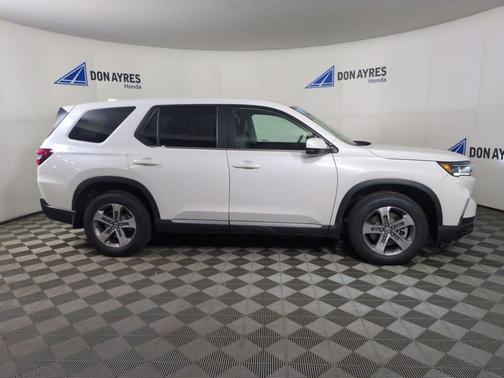 Platinum White 2023 Honda Pilot EX-L 7-Passenger