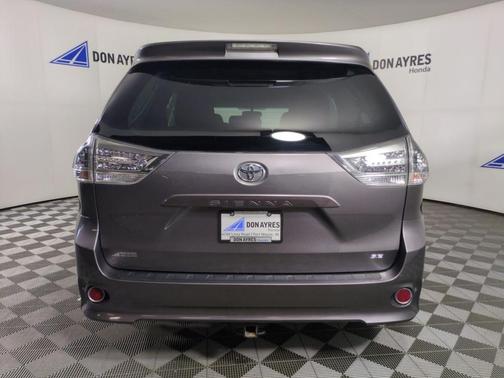 2017 Toyota Sienna SE