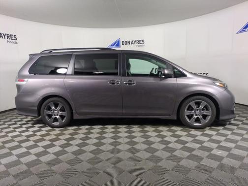 2017 Toyota Sienna SE
