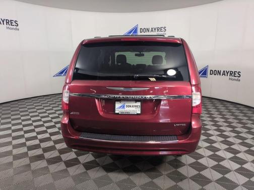 2016 Chrysler Town & Country Limited Platinum