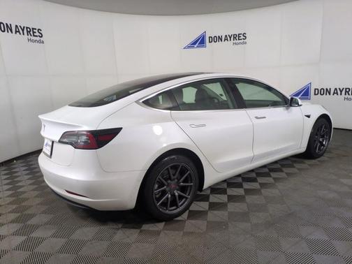 2019 Tesla Model 3 Mid Range