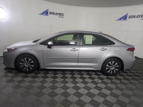 2022 Toyota Corolla Hybrid LE