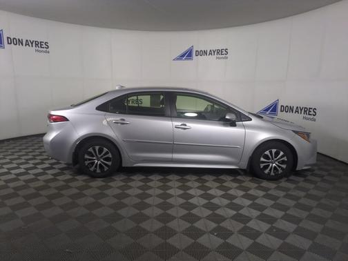2022 Toyota Corolla Hybrid LE