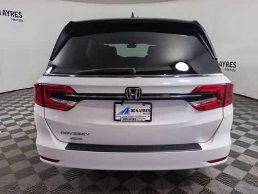 White 2022 Honda Odyssey EX-L