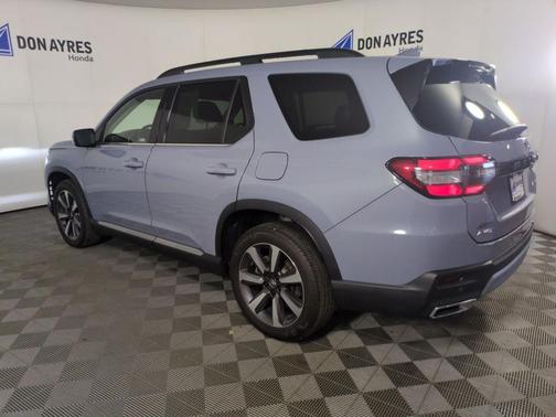 Gray 2024 Honda Pilot Touring