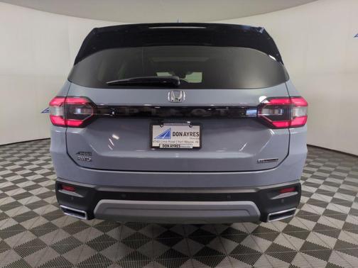 Gray 2024 Honda Pilot Touring
