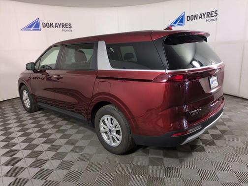 2023 Kia Carnival LX