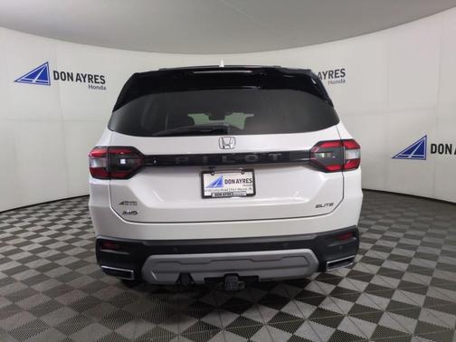 Gray 2024 Honda Pilot Elite