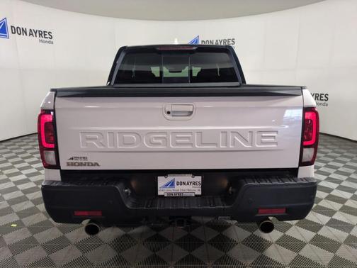 White 2024 Honda Ridgeline Black Edition