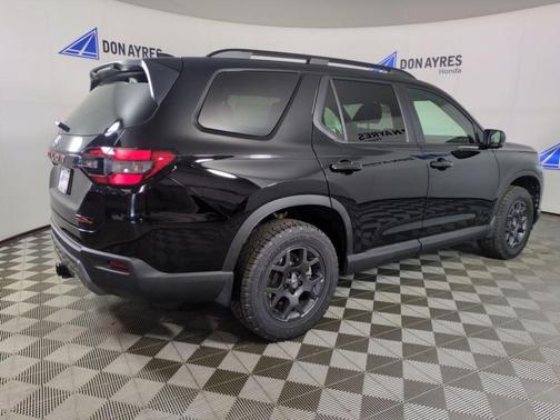 Crystal Black 2026 Honda Pilot TrailSport
