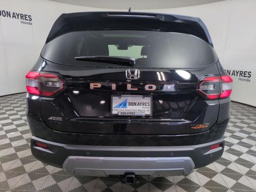 Crystal Black 2026 Honda Pilot TrailSport