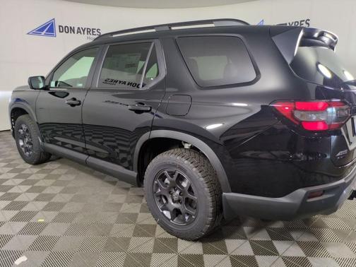 Crystal Black 2026 Honda Pilot TrailSport