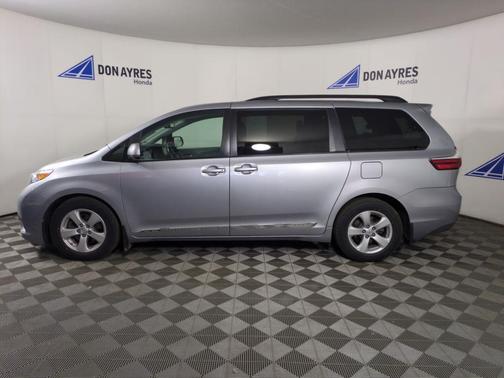 2015 Toyota Sienna LE