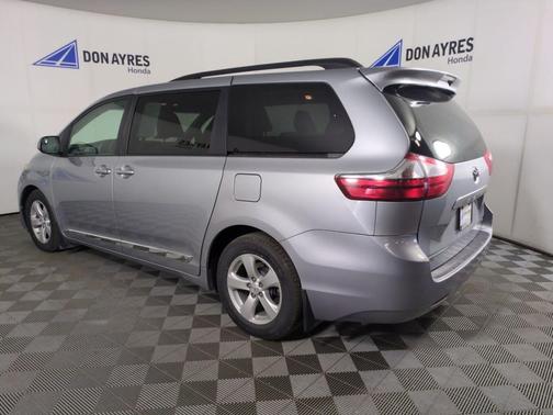 2015 Toyota Sienna LE