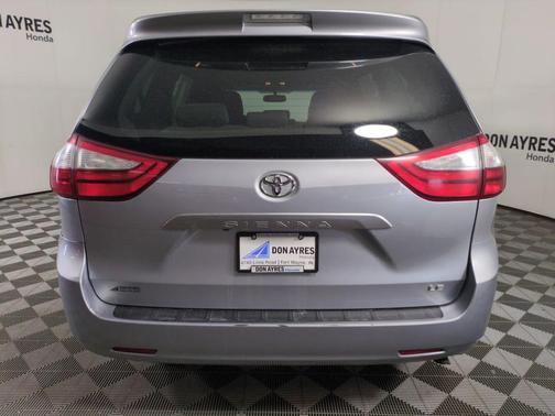 2015 Toyota Sienna LE