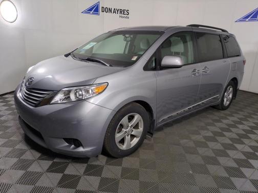2015 Toyota Sienna LE