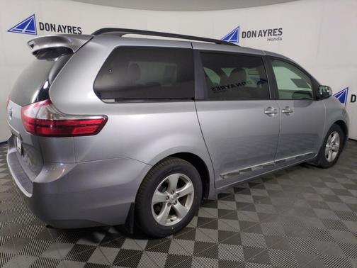 2015 Toyota Sienna LE