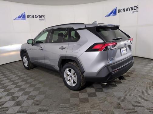 2019 Toyota RAV4 Hybrid XLE