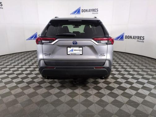 2019 Toyota RAV4 Hybrid XLE