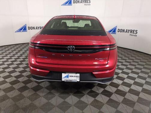 2024 Toyota Crown Platinum