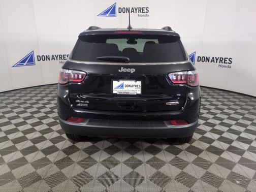 2023 Jeep Compass Latitude Lux