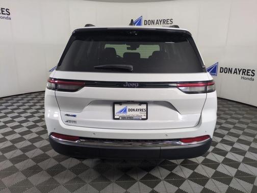 2022 Jeep Grand Cherokee 4xe Base