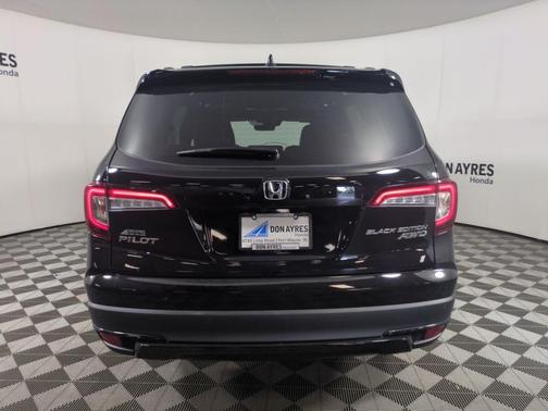 2022 Honda Pilot Black Edition