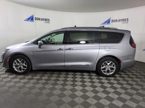 2019 Chrysler Pacifica Touring-L Plus